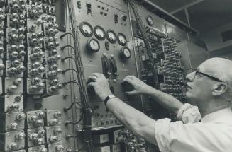 Nerve Centre of Toronto Stock Exchange is electronic system that connects computers and huma ns to produce reams of minute-by-minute, day-to-day tradi(...)