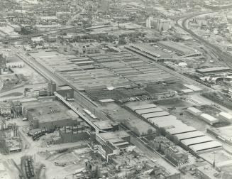 On borrowed time? The Toronto stockyards face an uncertain future with the announced closing of the Canada Packers slaughterhouse in December. About 9(...)