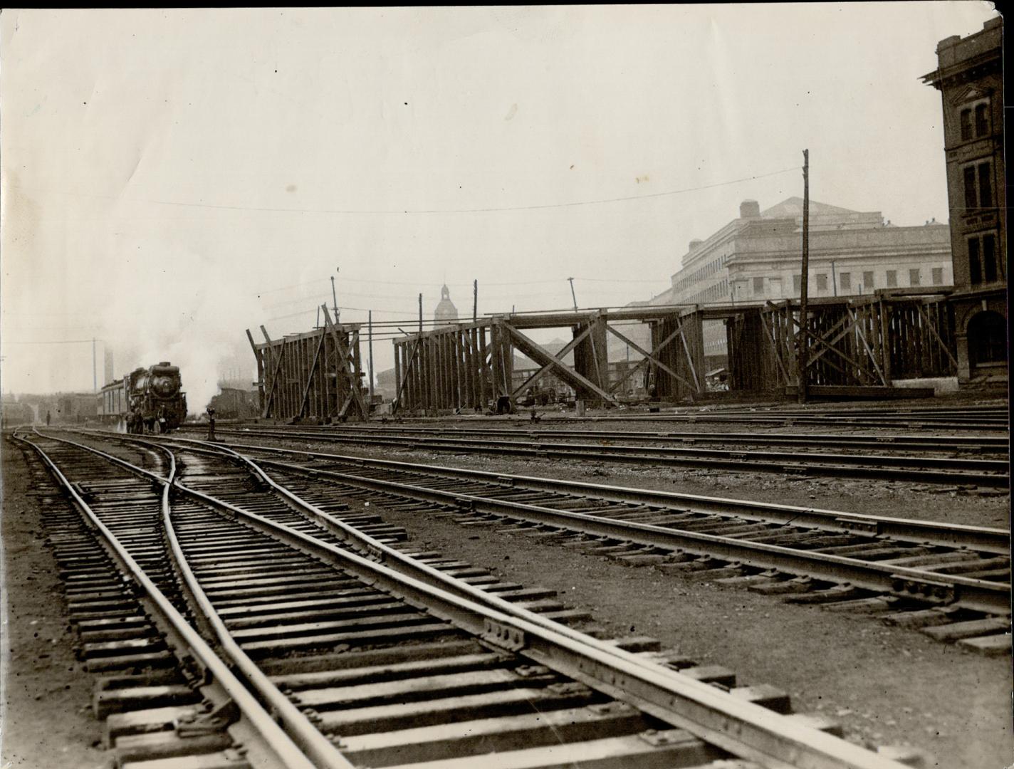 Canada - Ontario - Toronto - Railways - Bridges and Viaducts