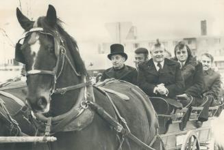 Horse gets role in opening of Finch subway link