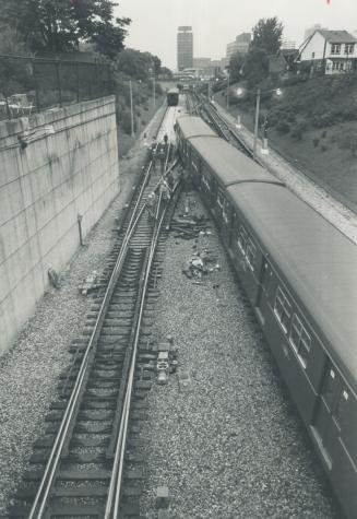 Stalled subway train blocks the tracks on an open section of the line north of Davisville subway station today after going through an open switch. Alt(...)