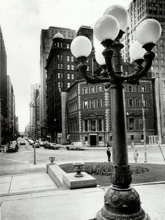 Then and now. How we've changed: Back in 1967, Star photographer Boris Spremo stood on the steps of the Old City Hall and snapped this photograph (abo(...)