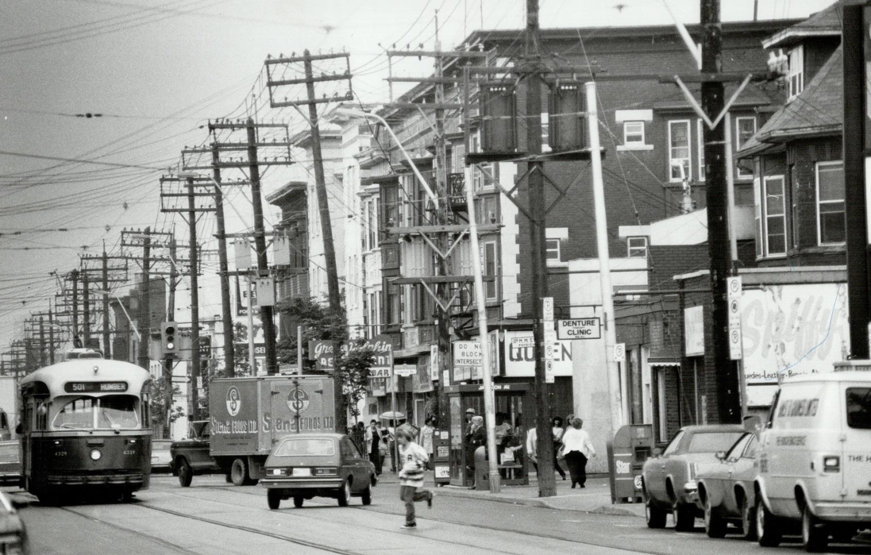 Canada - Ontario - Toronto - Streets and Intersections - Queen