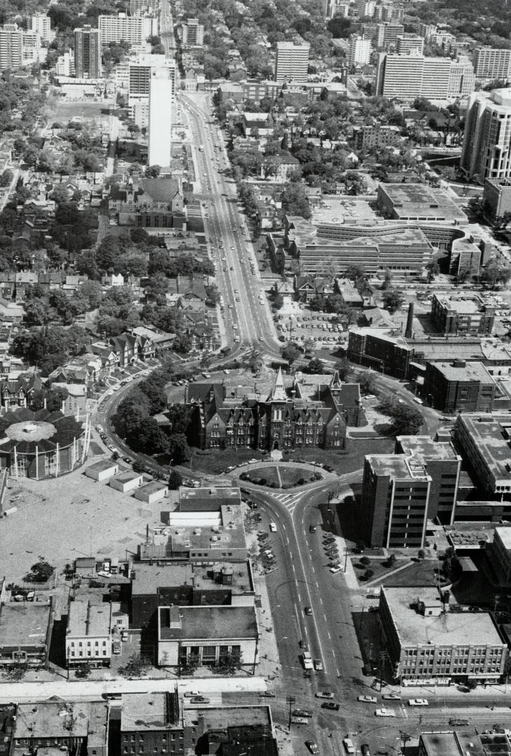 Canada - Ontario - Toronto - Streets and Intersections - Spadina