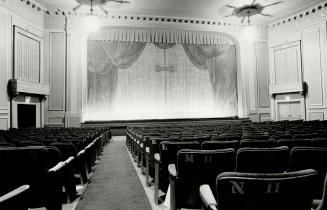 The music hall (1984)