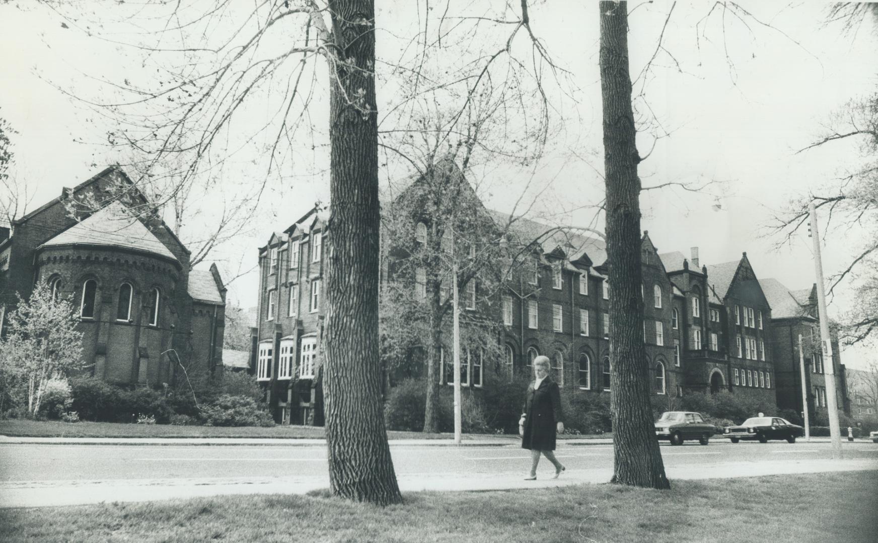 Plaque has been placed in front of Wycliffe College on Hoskin Ave