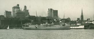 Toronto Harbour, 1925 view looking north east, Toronto, Ontario