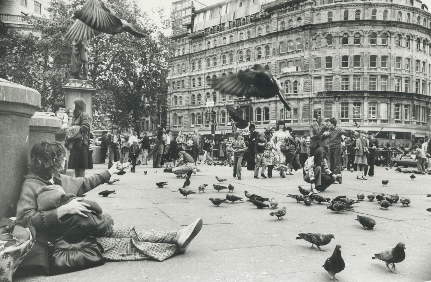 Trafalgar Square is the first place Boris Spremo heads for in London because there is always activity, always people, always funéand always pigeons. F(...)