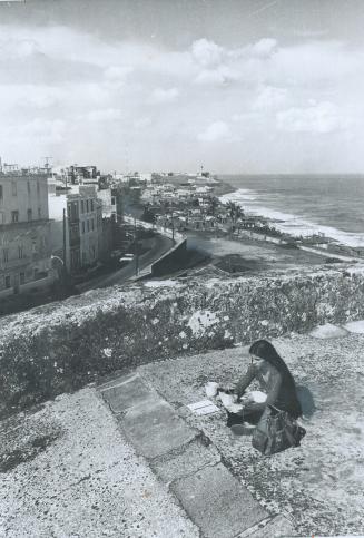 Old San Juan in Puerto Rico will be visited by more tourists of modest means now, says the tourist board, which is setting up a string of paradores or(...)