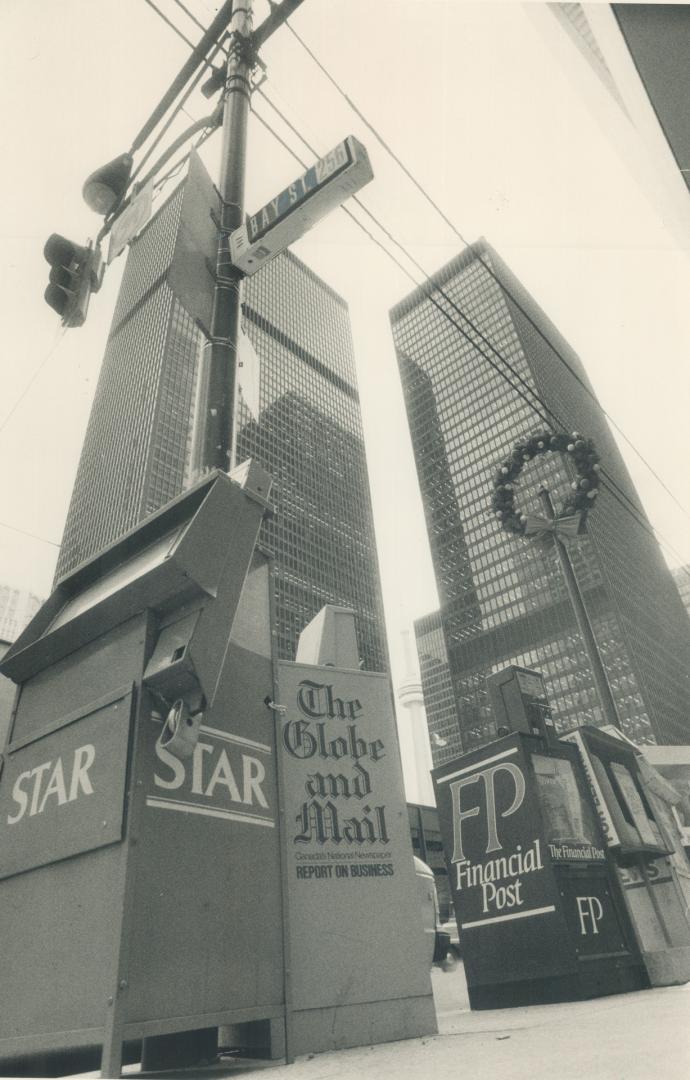 Canada - Ontario - Toronto - Toronto Star - Newspaper Boxes and Newspapers