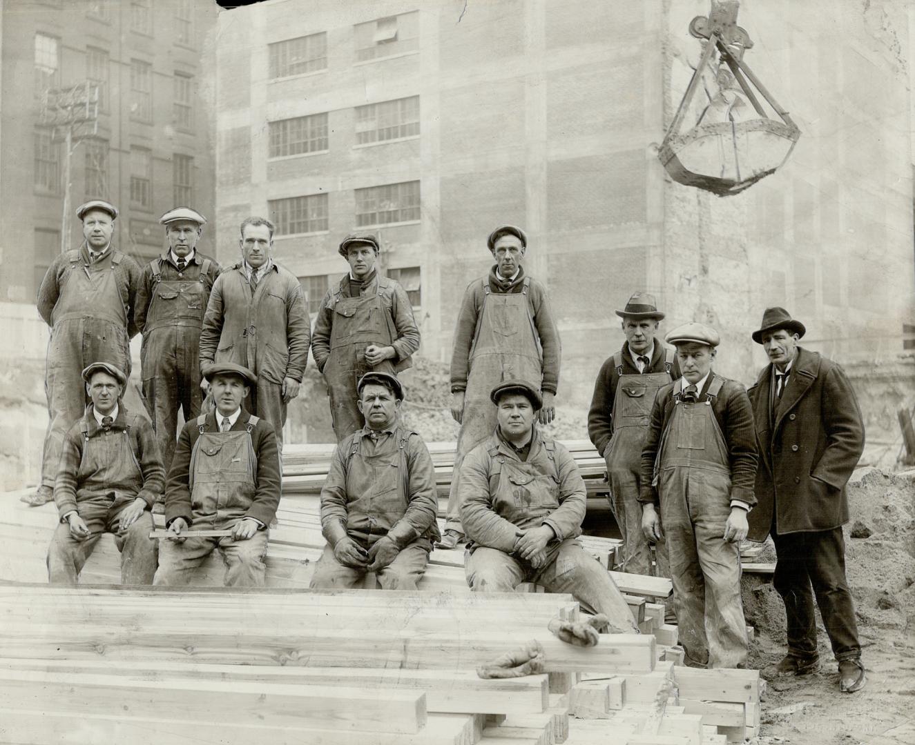 Canada - Ontario - Toronto - Toronto Star - Buildings - 80 King St W - Construction