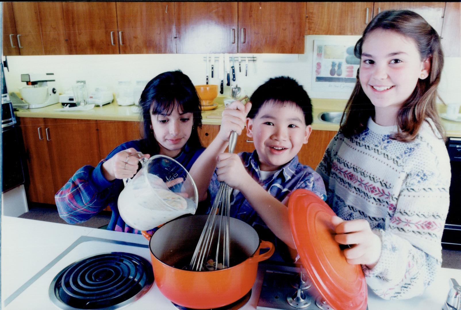 Junior chef contest winners: Zahra Mohamed (l), Danmy Chan (c) and Shannon wightman (r)