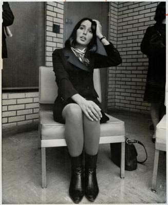 Joan Baez. 'Draftees should rebel'