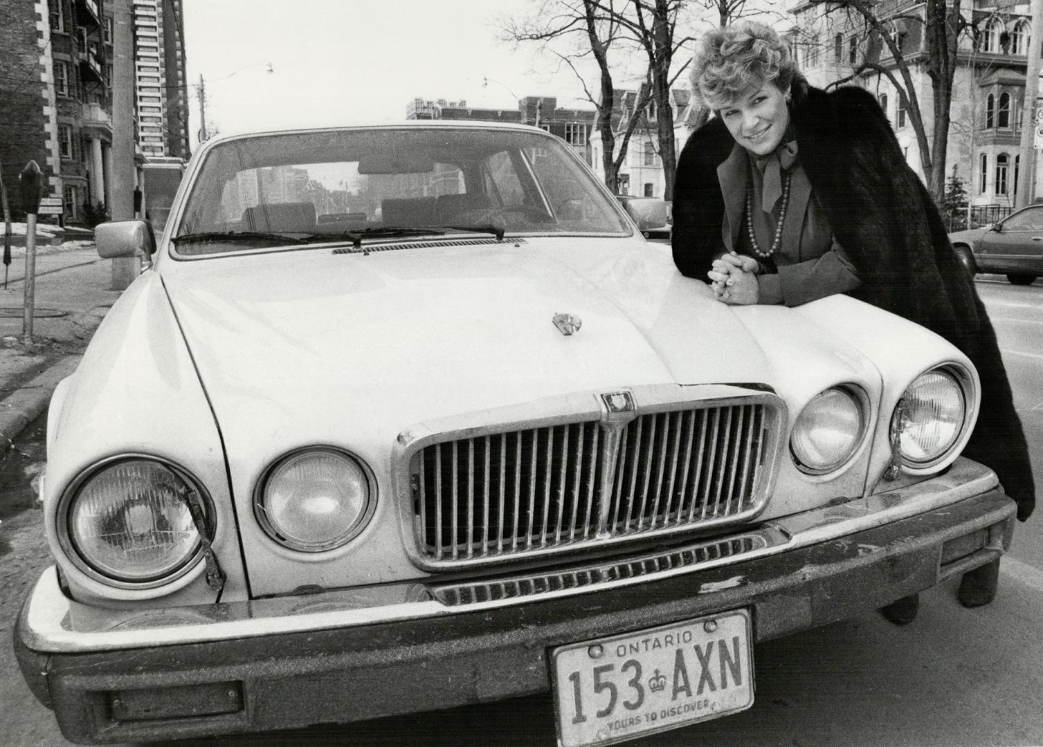 Carroll Baker Country and Western singer with the Jaguar Sovereign