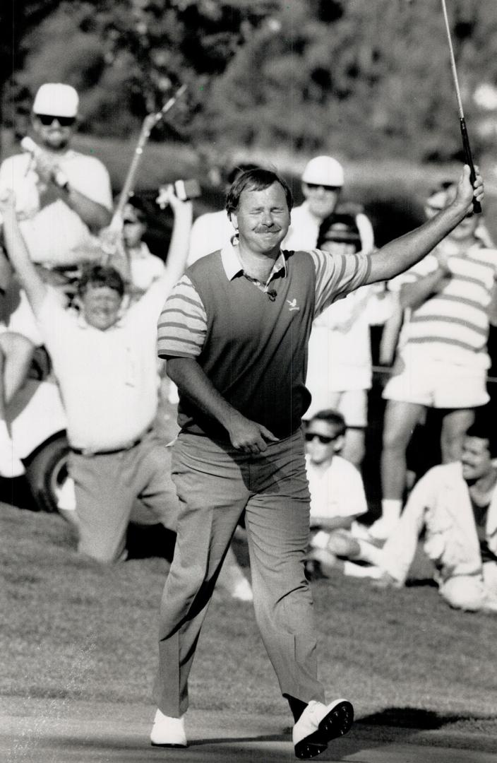 Agony and ecstasy: While Arnold Palmer, left, and Fuzzy Zoeller, right, winced over missed putts, big winner Dave Barr had the magic touch in skins playoff yesterday