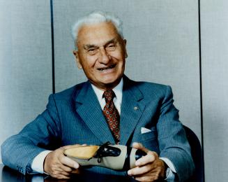 Footwork, Shoe mogul Thomas Bata is helping Czechosiovak industry