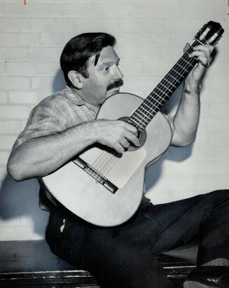 Theodore Bikel, At star Hootenanny