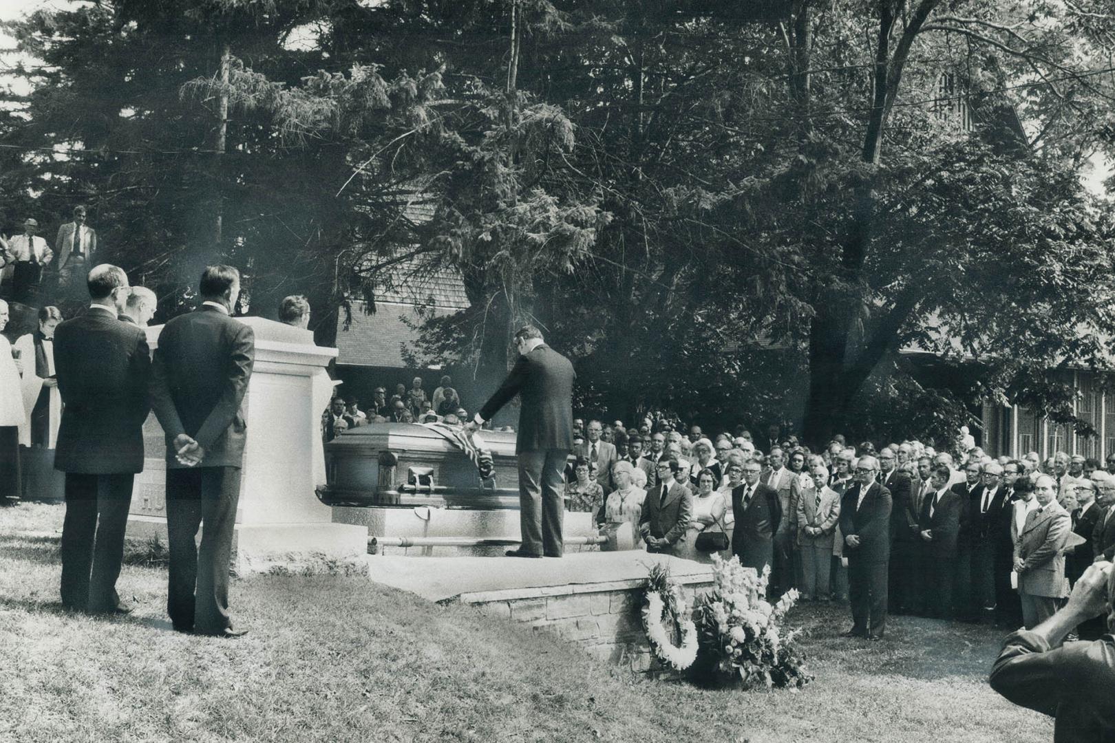 Albert Campbell, the former Metro chairman, was buried yesterday in the churchyard at St