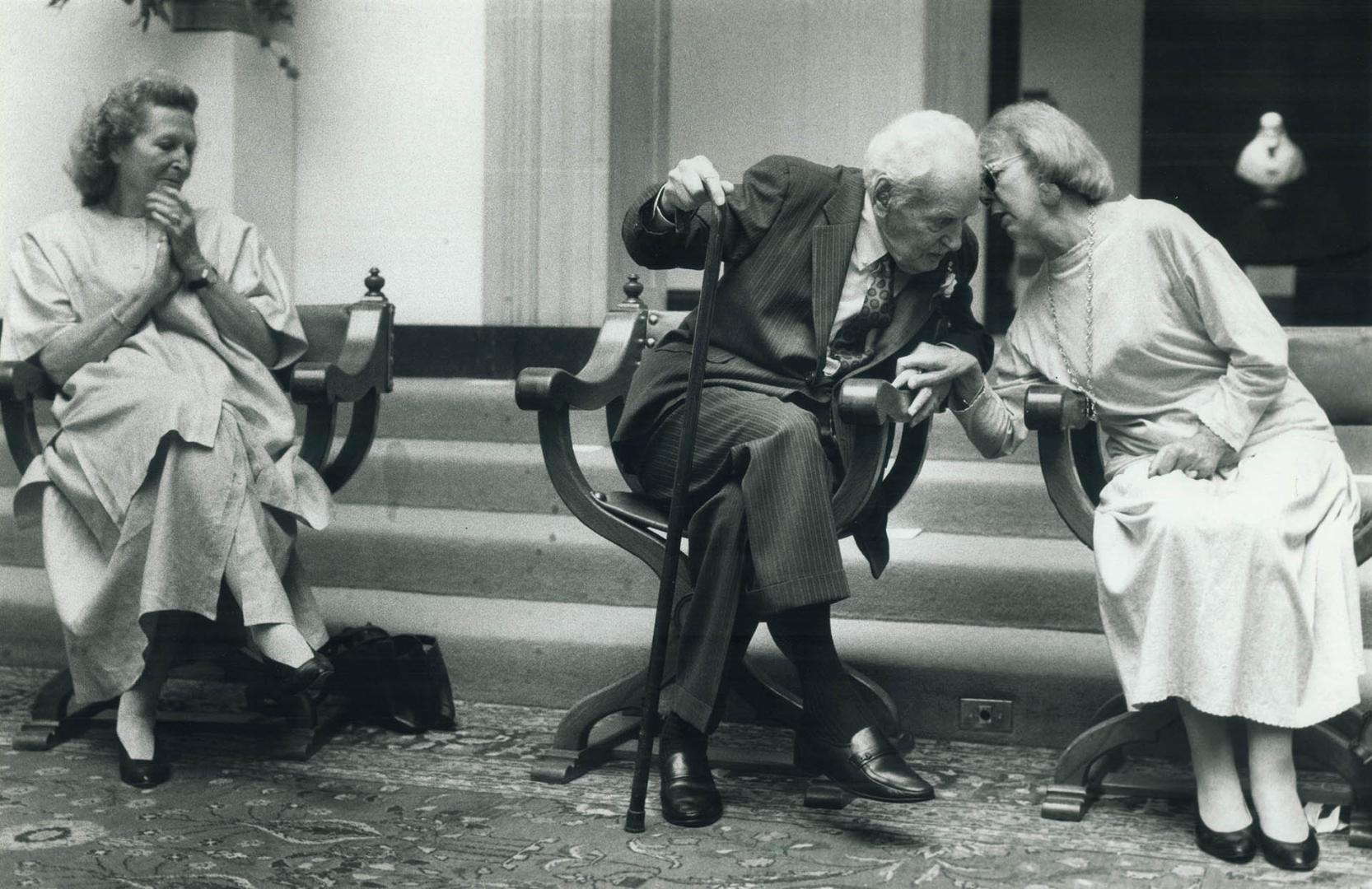 Family conversation. Floyd Chalmers, 91, talks with his daughter-in-law, Clarice Chalmers, yesterday at the Art Gallery of Ontario where the Chalmers (...)