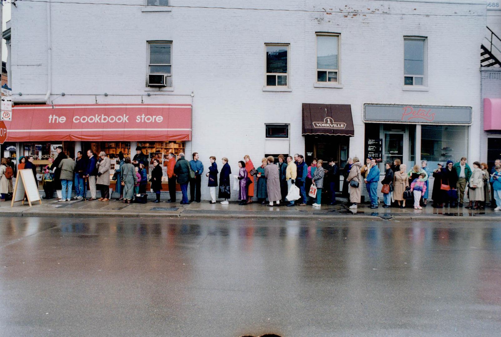 Fans: Right, during Child's first public appearance in Toronto, about 350 people had cookbooks autographed by the author herself