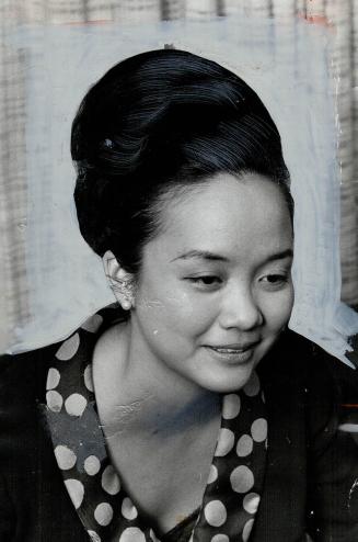 Adrienne Clarkson, television hostess