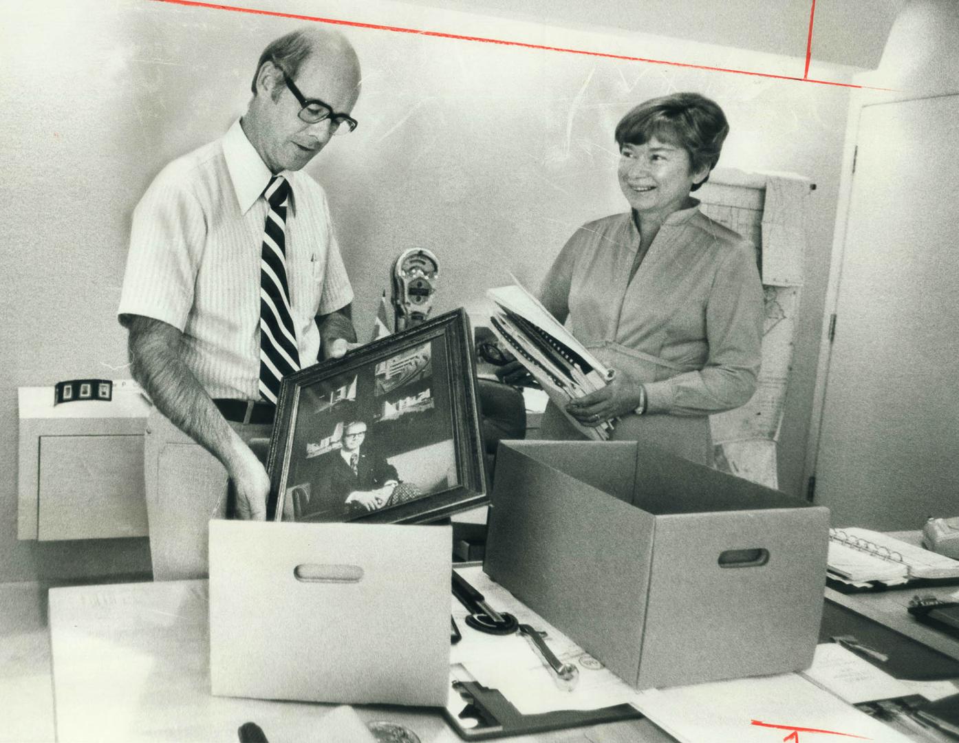 Helped by confidential secretary Nancy Scriven, Scarborough Mayor Paul Cosgrove clears out his desk for the last time at Civic Centre. He is Liberal c(...)