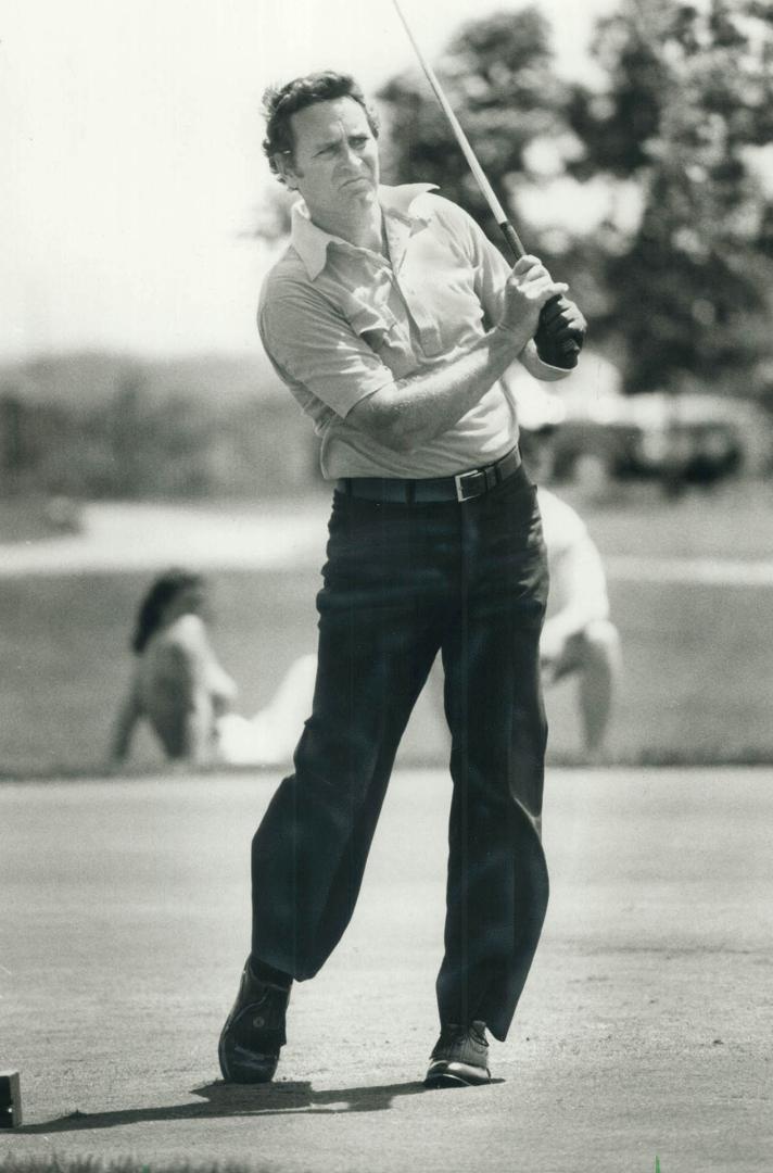 Heads field: Gary Cowan of Kitchener shot a 65 yesterday to take a one-shot lead in the Ontario Amateur golf championship at Stouffville's Spring Lakes Golf Club