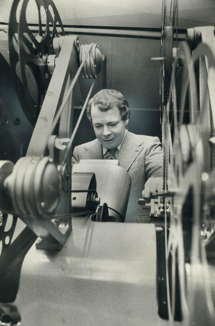 Mayoralty candidate. David Crombie looks at television commercials prepared for his Campaign. He and opponent Anthony O'Donohue are negotiating with C(...)