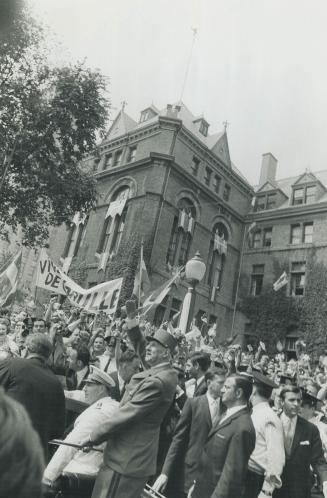 De Gaulle, Charles (in Canada)