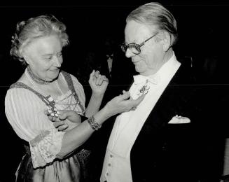 Medallist Dora de Pedery-Hunt and Jack Pickersgill compare Orders of Canada