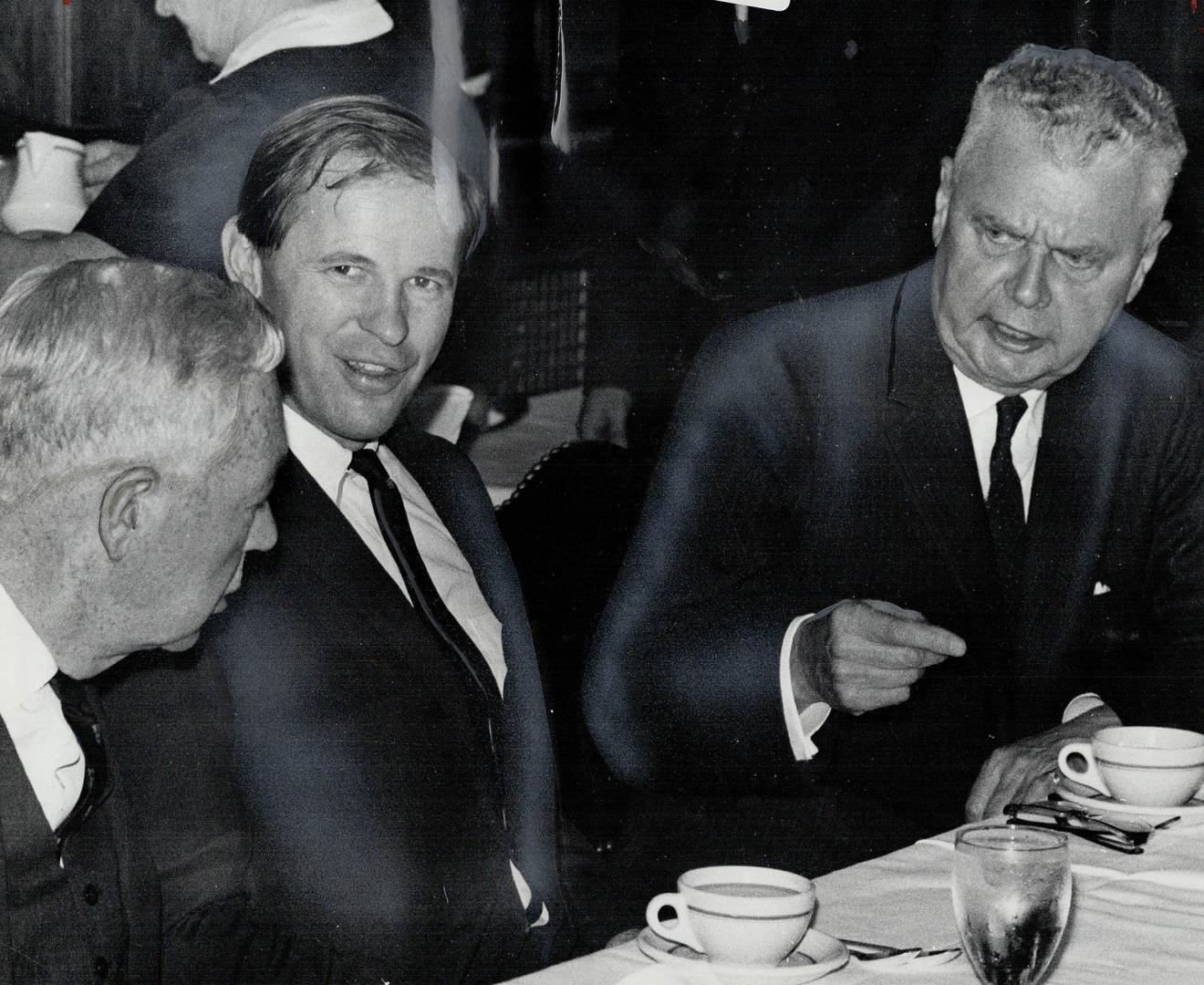 Diefenbaker ducks debate. Progressive Conservative leader John Diefenbaker meets the press outside Toronto's Albany Club yesterday. He refused to comm(...)