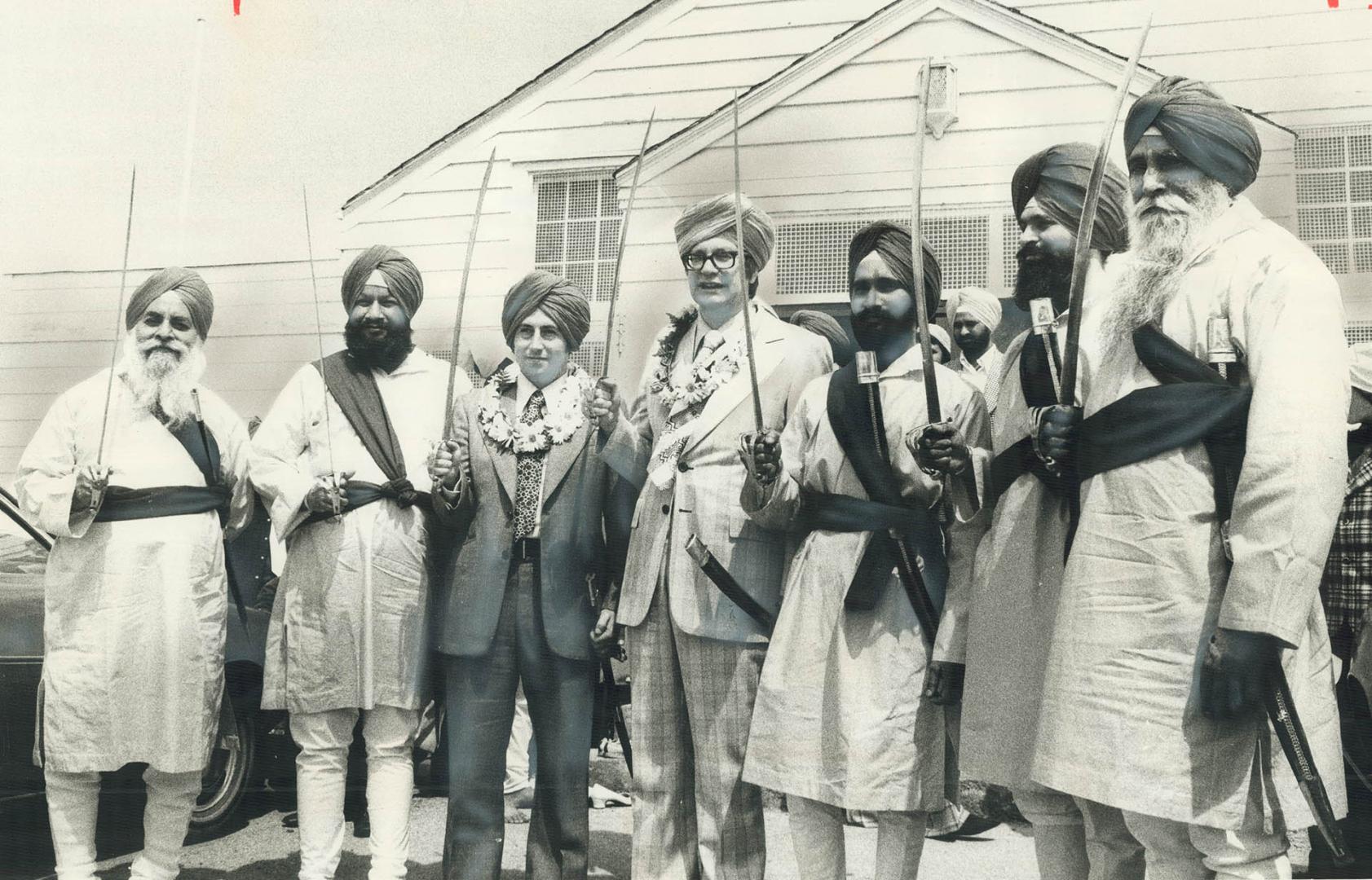 The Sikh society of Mississauga, observing the anniversary of the Sikh nation, is joined by Mississauga Mayor Martin Dobkin and Councillor Frank McKec(...)