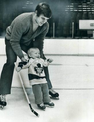 Happy Leafs held Christmas party at Gardens yesterday, and they have plenty to celebrate with team on a six-game winning streak. Leafs' Jim Dorey turn(...)