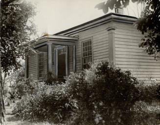 Home of Mrs T.W. Mackie, first cousin of Thos. A. Edison, where the inventor will stay during his visit to Vienna