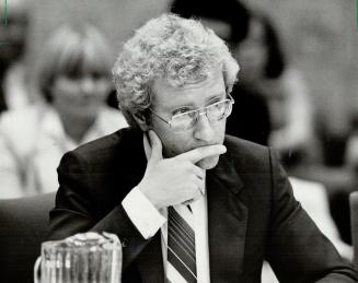 Art Eggleton. Mayor. 1981: $45,233, 1982: $49,303. Senior Alderman. 1981: $24,290, 1982: $26,521. Junior Alderman. 1981: and25,290, 1982, $27,521