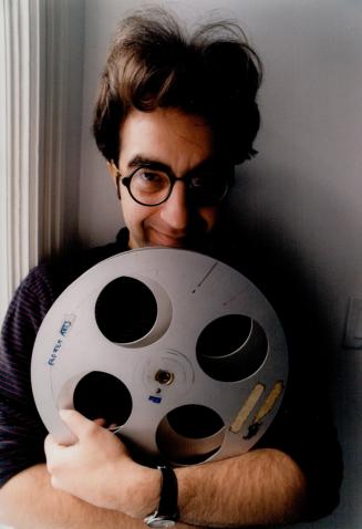 Egoyan, Atom