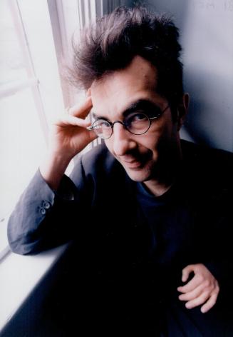 Egoyan, Atom