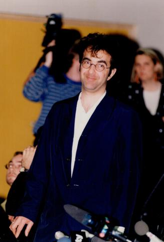 Egoyan, Atom