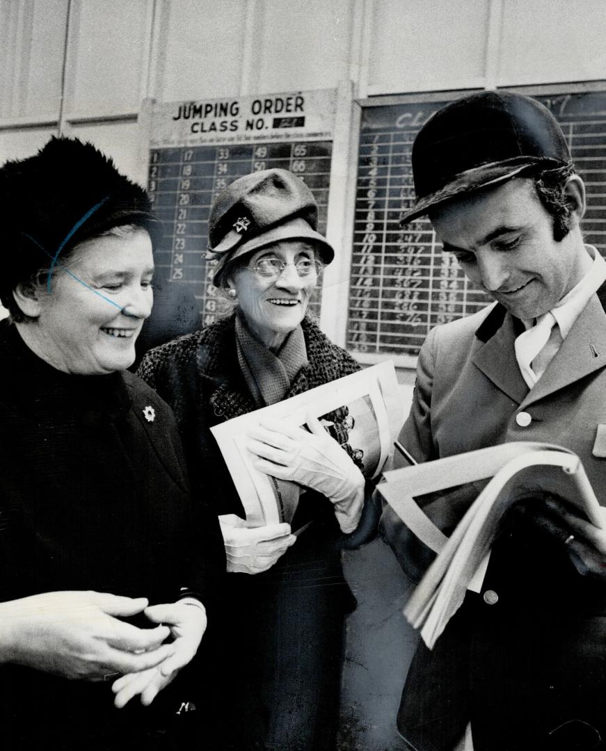 The climax to Grandma Ford's big night out at the Royal Winter Fair came when she met Olympic gold medallist Jim Elder and he autographed her program (...)