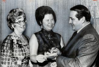 Dennis Flynn, deposed mayor of Etobicoke, was the special guest when 450 people attended the Queens-way Hospital Pink Ball at the Skyline Hotel last n(...)