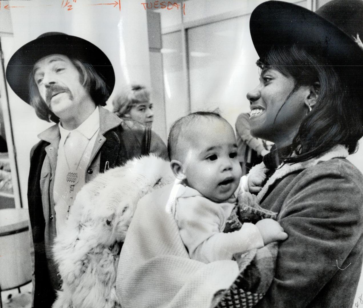 Actor Don Francks returns. A Canadian actor came home yesterday when Don Francks, his wife, Lili and their infant son, Cree, arrived at Toronto Intern(...)