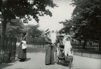 Adrian and Jean (Billie) Conan Doyle at the London Zoo, July 1914