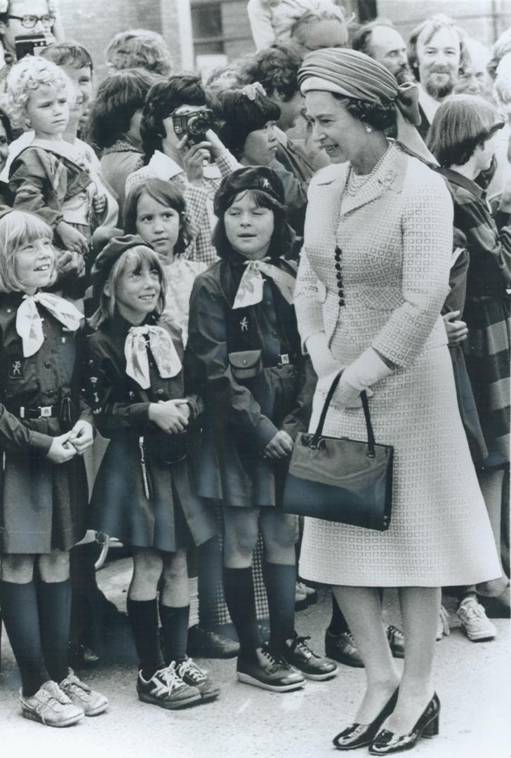 Queen Elizabeth talks to Brownies at sod-turning ceremony in Grande Prairie, Alta