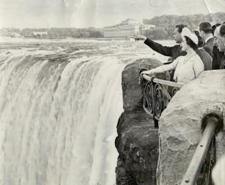 Here where Indian tribes worshipped in awe amid the roar of mighty waters, where the fabled maid of the mist still lurks, according to legend-lore, Ki(...)