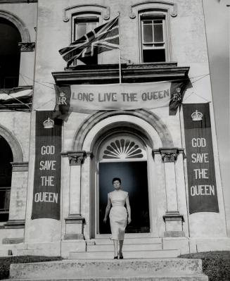 Queen Elizabeth and her husband leave tonight for Bermuda on the first lap of a world-circling Commonwealth tour