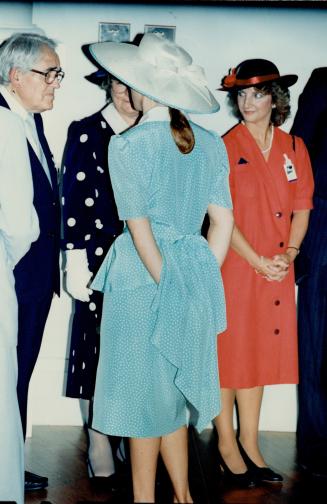 Above, the blowaway peplum-bustle gets a royal boost at the opening of the Mississauga Civic Centre