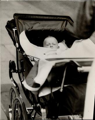 Children of Duke and Duchess of Kent have an outing to Buckingham Palace, Prince Edward and Princess Alexandra, children of the Duke and Duchess of Ke(...)