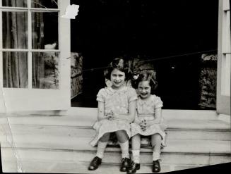 Royal Family - Elizabeth, Princess and Margaret Rose (1937- 1938)