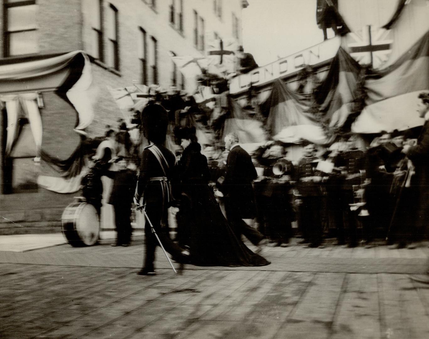 King George and Queen Mary at London Ont