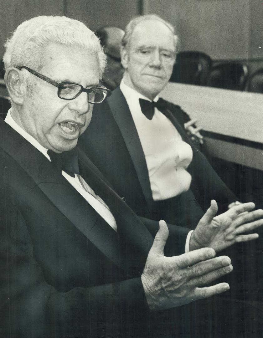 Peace-keeping cost is discussed by Arthur Goldberg (left), former United States Supreme Court justice and ambassador to United Nations, and External A(...)